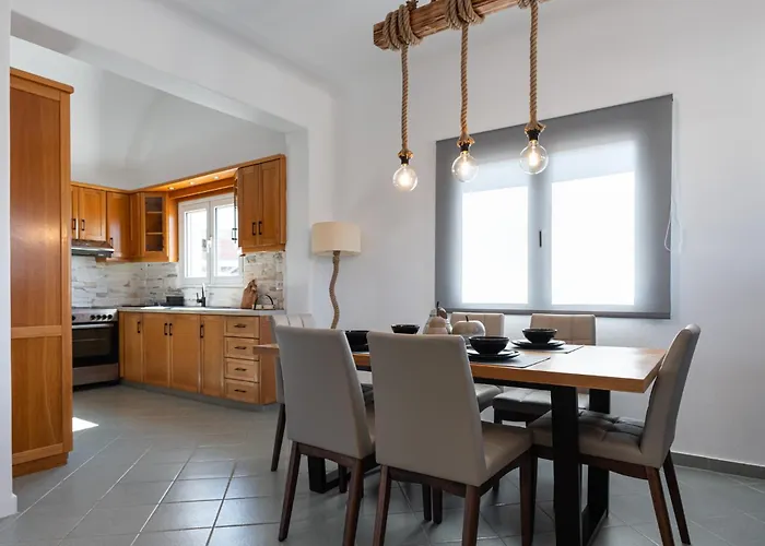 Chora Villa Fira (Santorini)