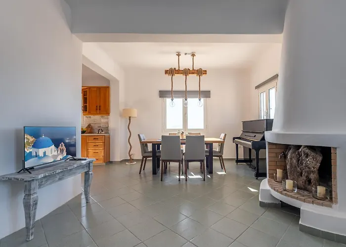 Vila Chora Fira (Santorini)