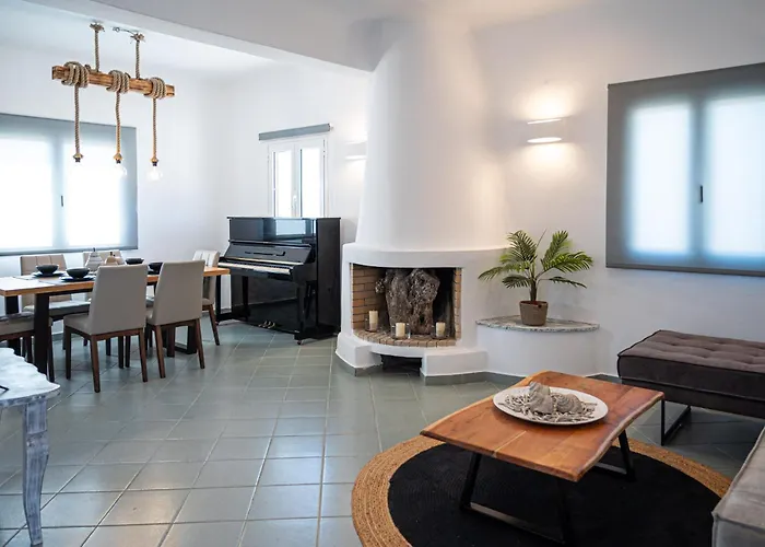 Chora Vila Fira (Santorini)