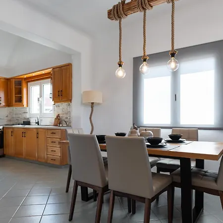 Chora Villa Fira (Santorini)